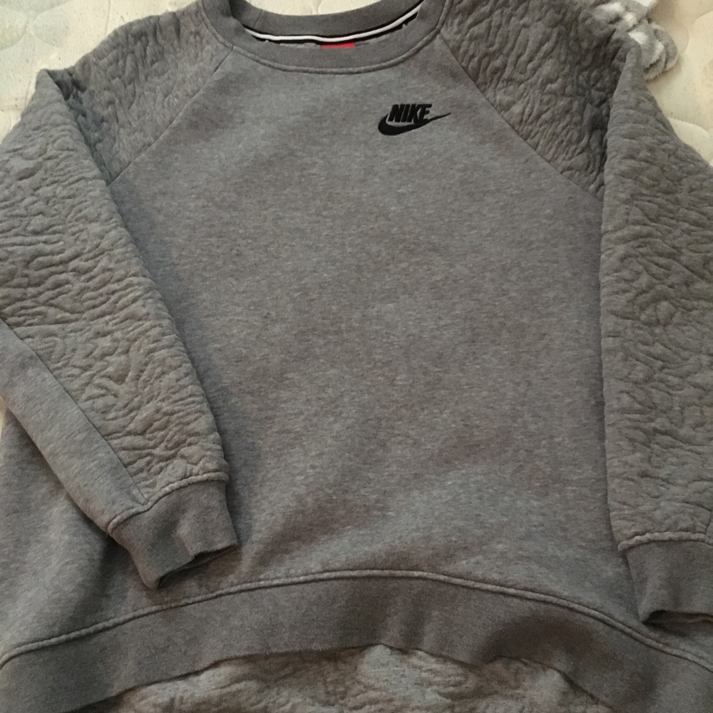 NIKE SWEATER
